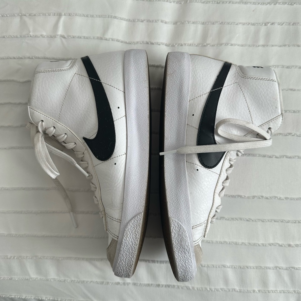🍒SOLD🍒•nike blazer high tops• - Picture 3 of 5